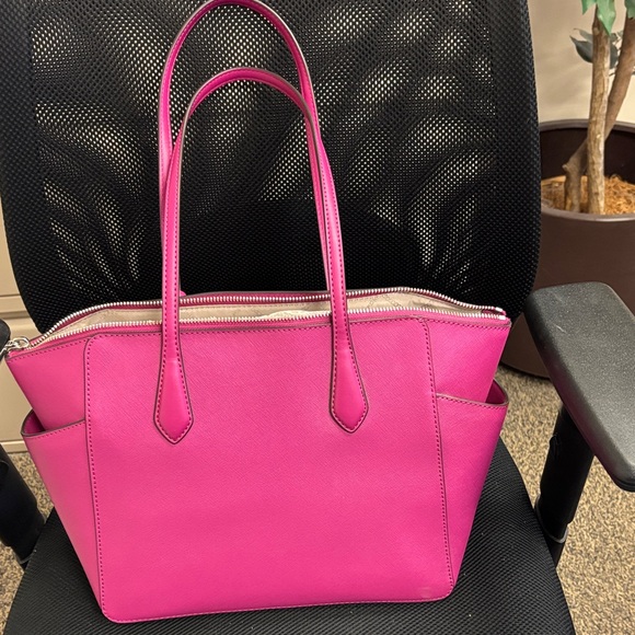 Michael Kors Fuchsia Tote Bag - Picture 2 of 4
